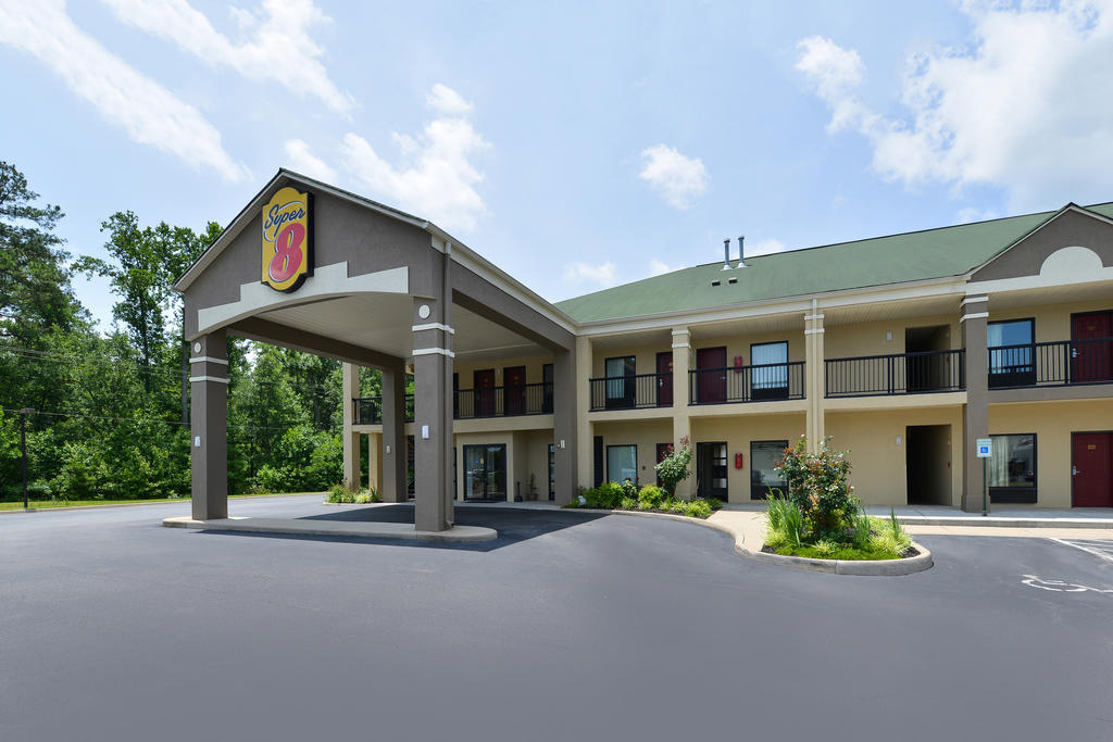 Super 8 By Wyndham Petersburg Motel Exterior photo